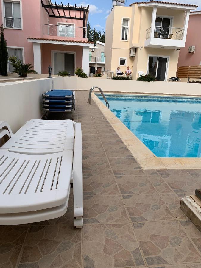 Limnos Gardens * Πάφος